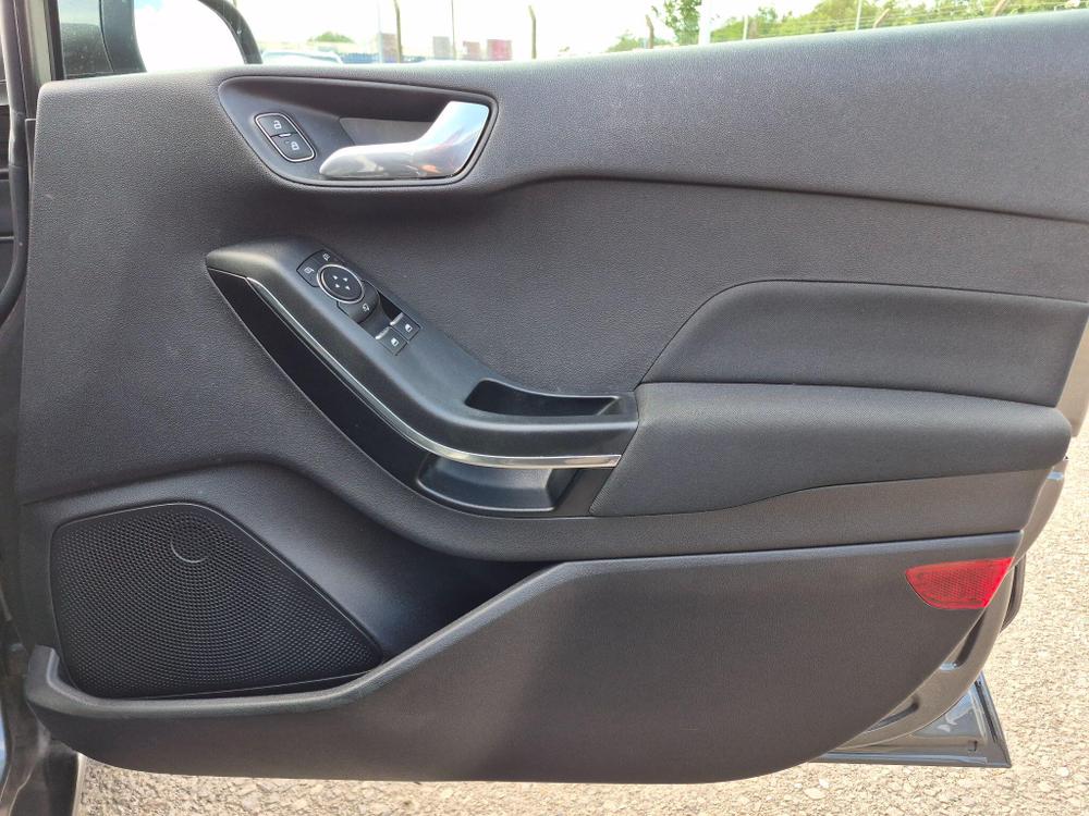Ford Fiesta Photo at-5f6292653bc24884a8a43dcf13cba9f7.jpg
