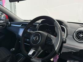 MG MG ZS Photo 9