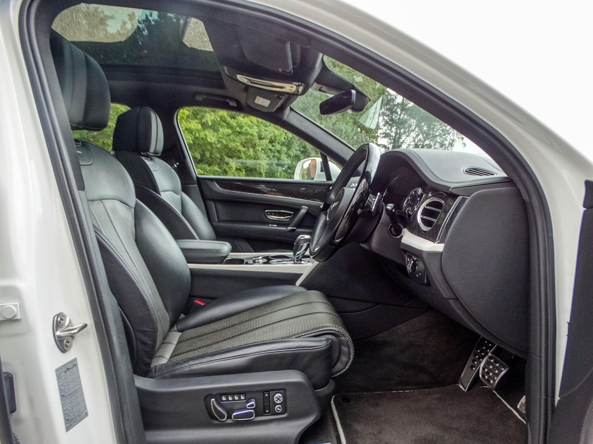 Bentley Bentayga 4.0 V8 Auto 4WD Euro 6 (s/s) 5dr — photo 29