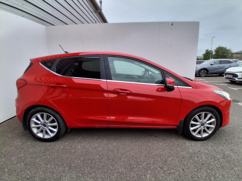 Ford Fiesta Photo at-5ff1190f96a74cf0a56236a6a1c00599.jpg