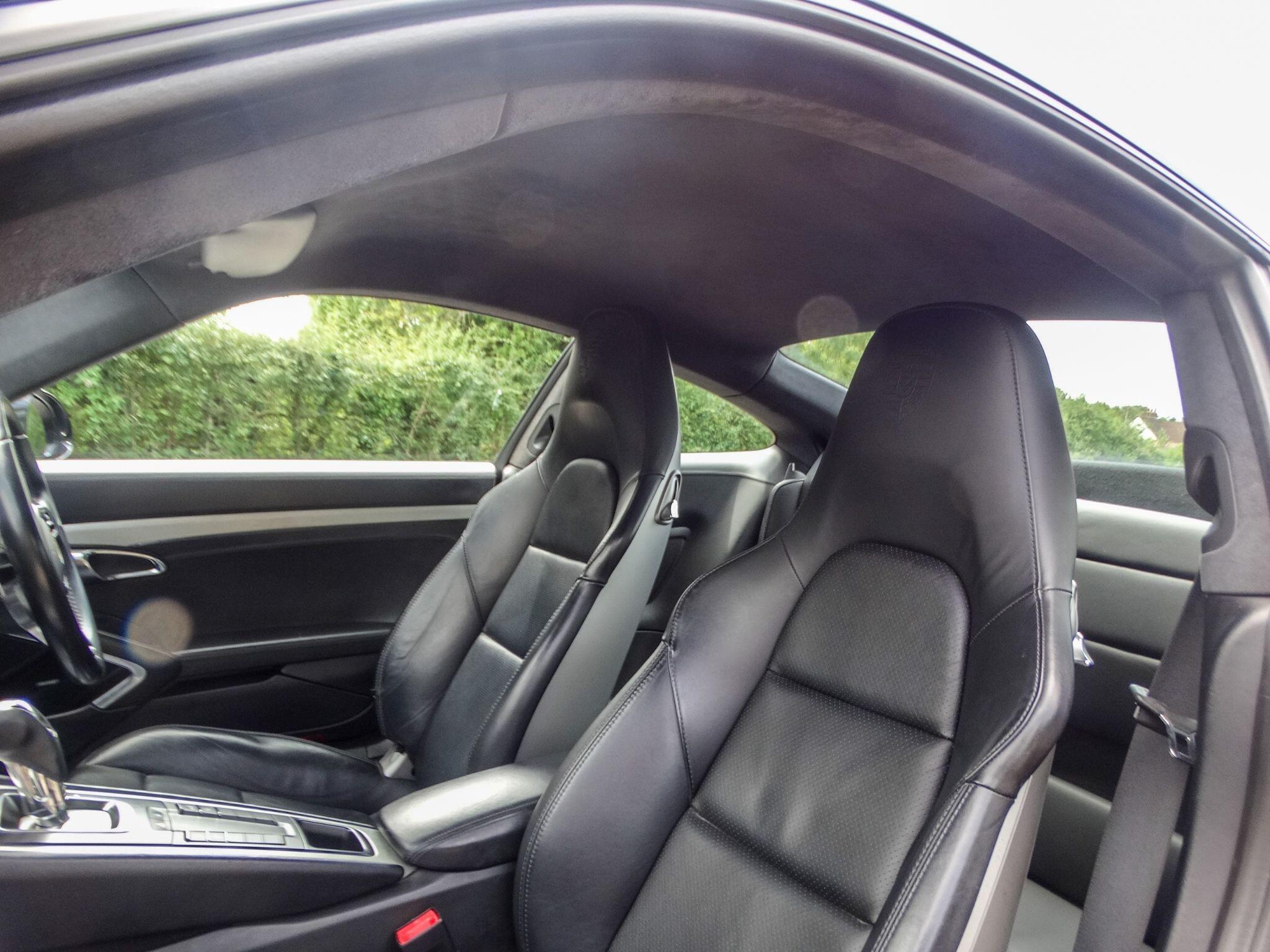 Porsche 911 — photo 12
