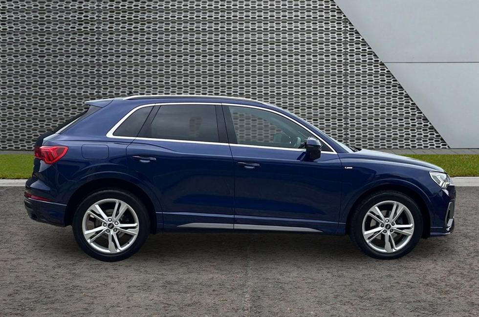 Audi Q3 Photo at-5ff840241e4d476eaa55119a6d9ae293.jpg