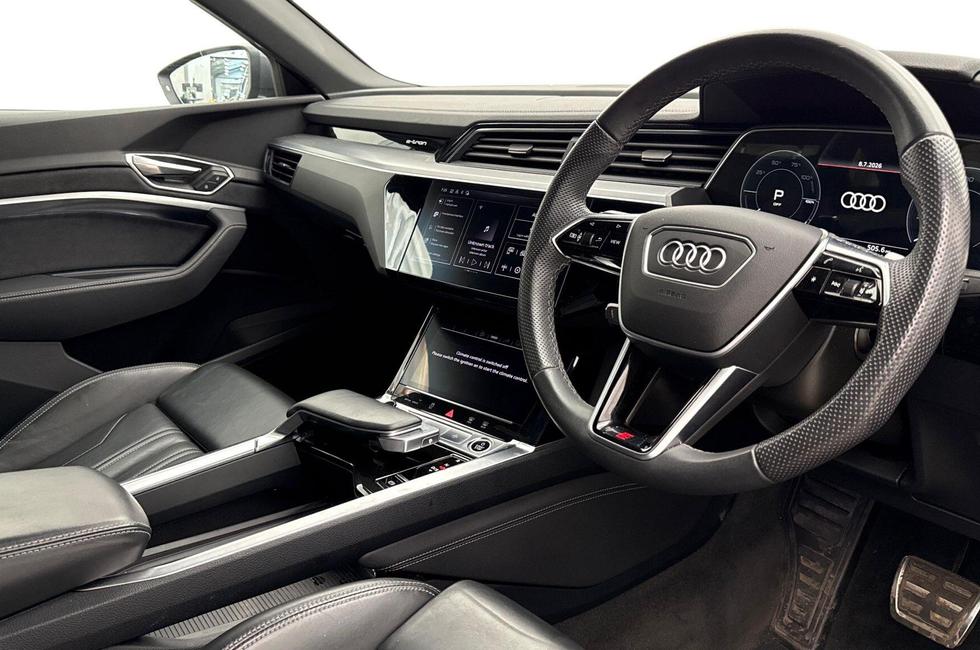 Audi Q8 Photo at-60290c4c9fe84ddab82ce27e74d1e9c1.jpg
