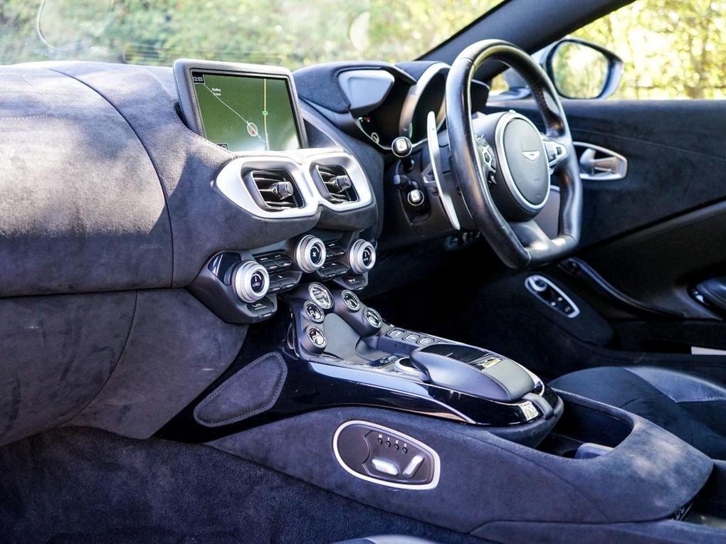 Used Aston Martin Vantage VO07GDG 14