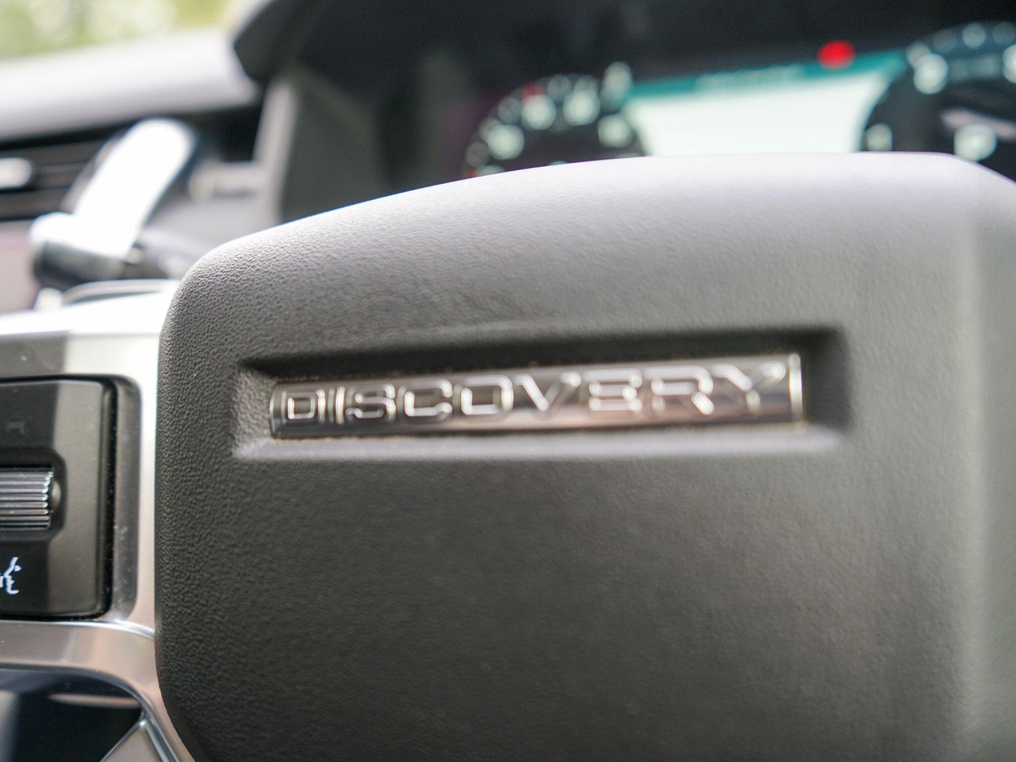 Land Rover Discovery 3.0 D300 MHEV SE Auto 4WD Euro 6 (s/s) 5dr — photo 42