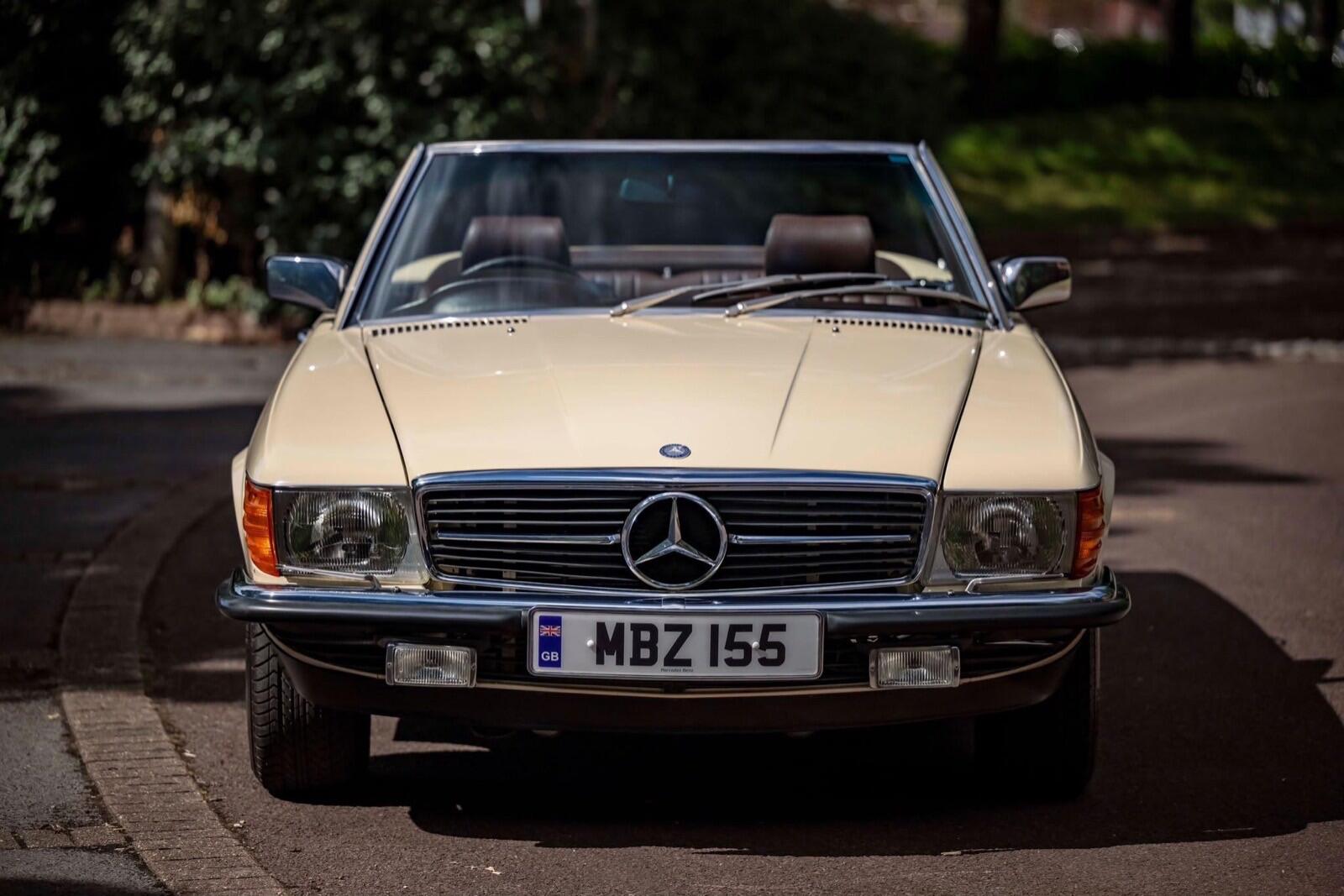 Mercedes-Benz 500 SL — photo 12