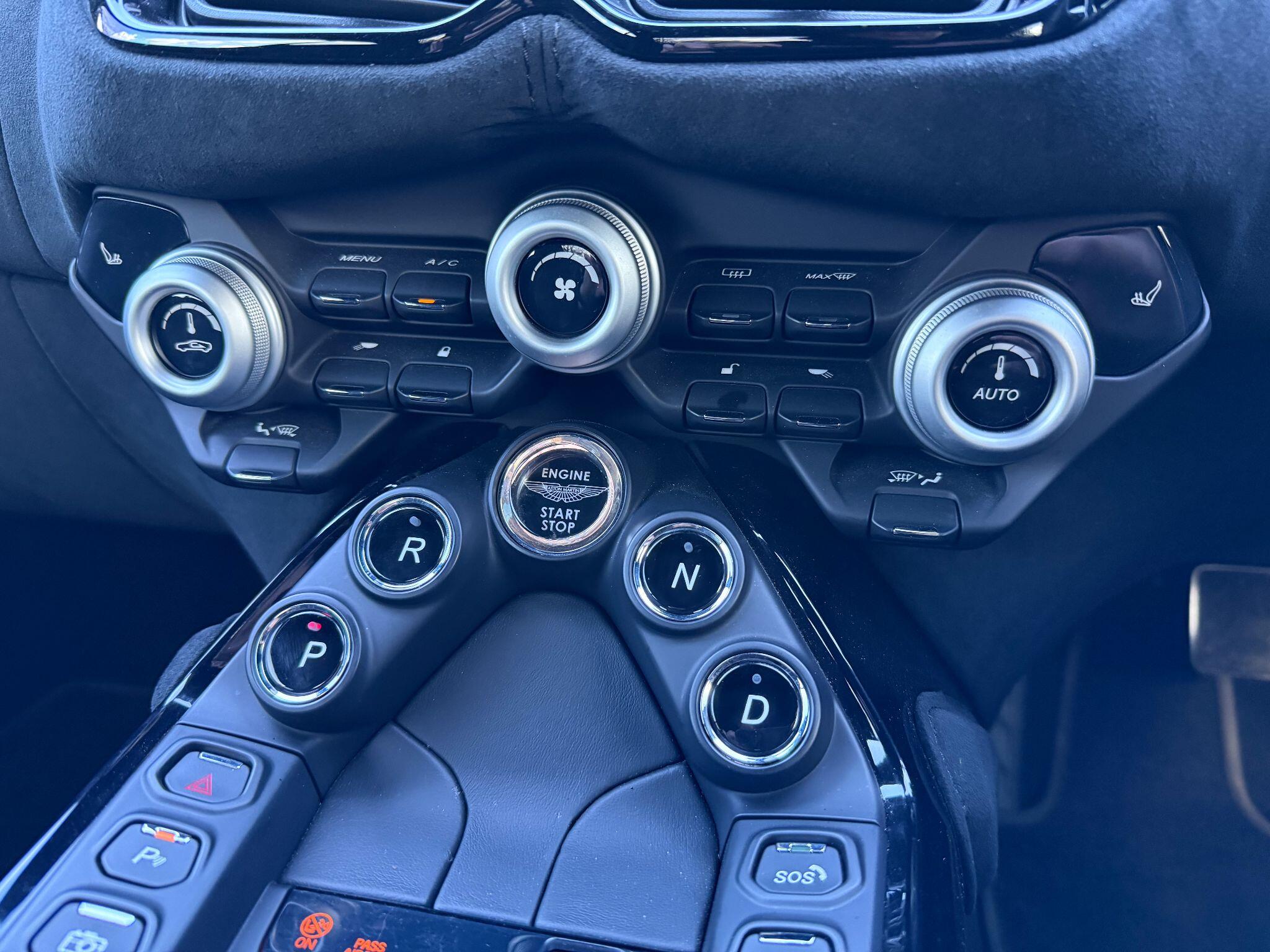 Aston Martin Vantage 4.0 V8 Auto Euro 6 2dr — photo 25