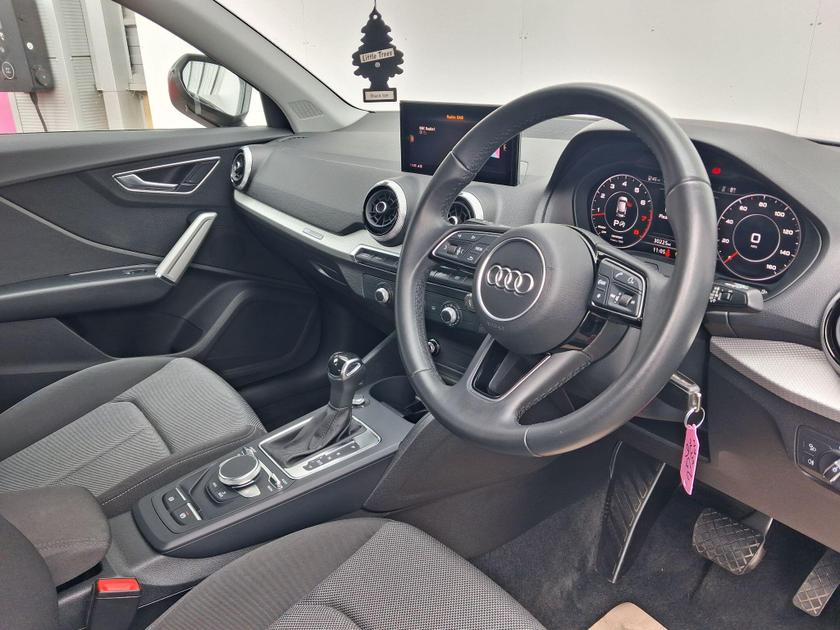 Audi Q2 Photo at-608e2c75f6cd4f1e80c67d60f9afe5b1.jpg
