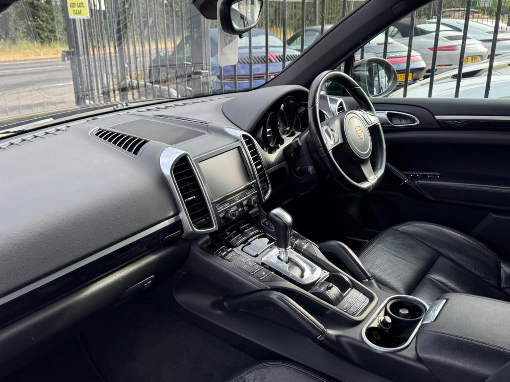 Used Porsche Cayenne LH62AAE 5
