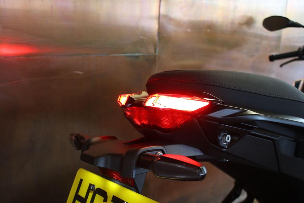 BMW R 1300 R Photo at-60990e944bdb4cbe97eebf5a220e54af.jpg