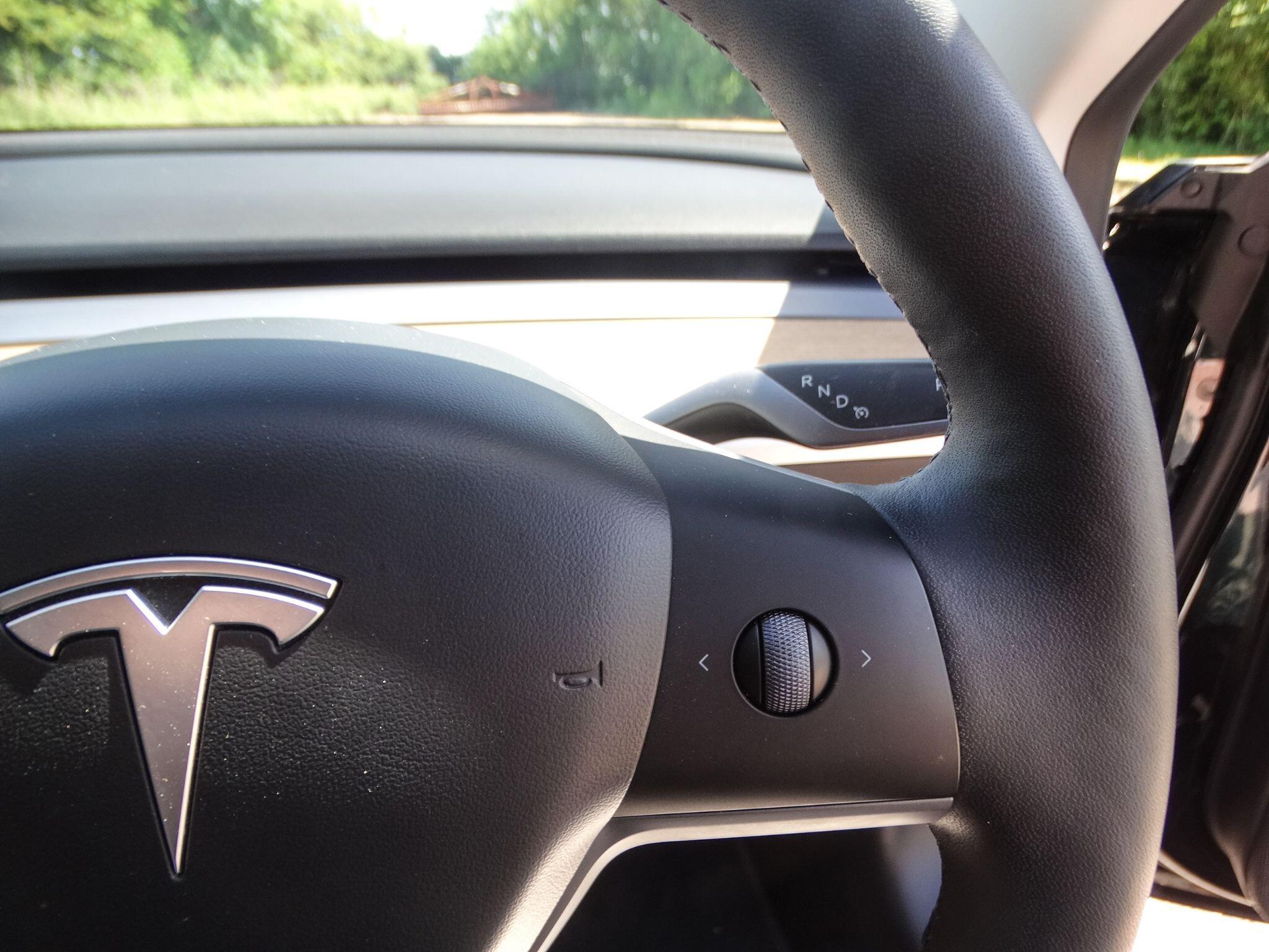 TESLA Model 3 Auto RWD 4dr — photo 32