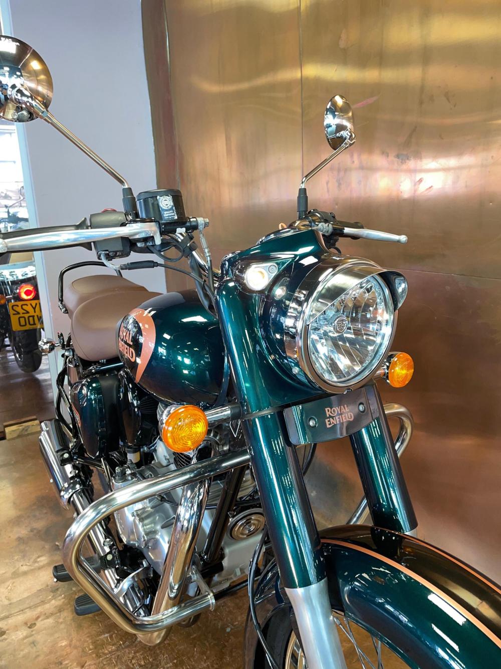 Royal Enfield Classic 350 Photo at-60cd08bf99c34d268c0b4ac74aef47a0.jpg