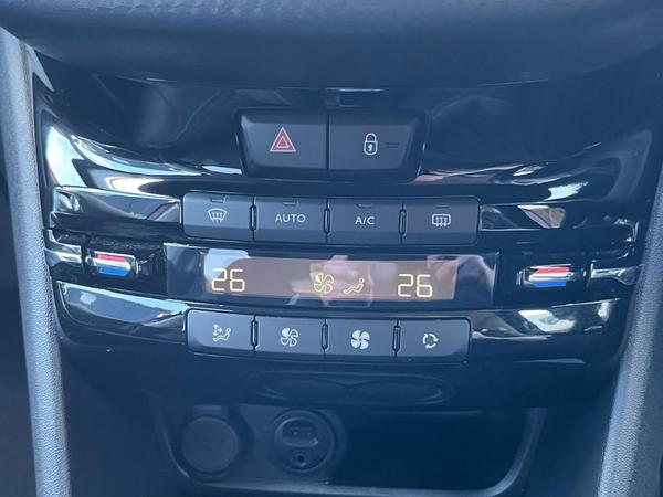 Used Peugeot 2008 BF68CTO 37