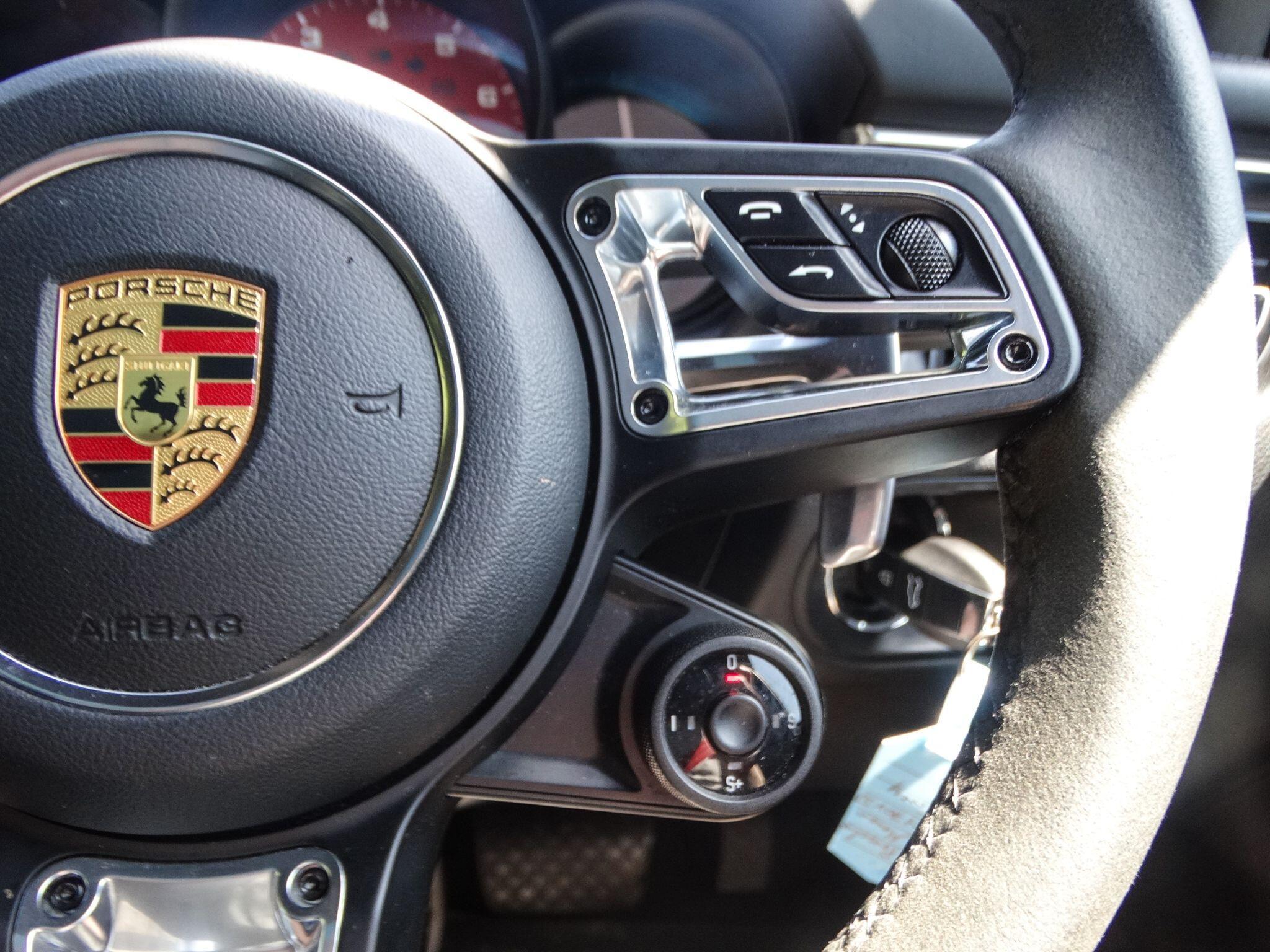 Porsche Macan 2.9T V6 GTS PDK 4WD Euro 6 (s/s) 5dr — photo 34