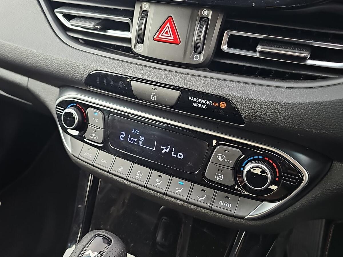 Hyundai i30 Photo at-617f8d23d0c0447aacab582e95d3b603.jpg