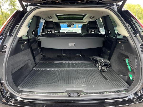 Volvo XC90 Photo at-619f7b388f384c24b2dc544b5d60baf6.jpg