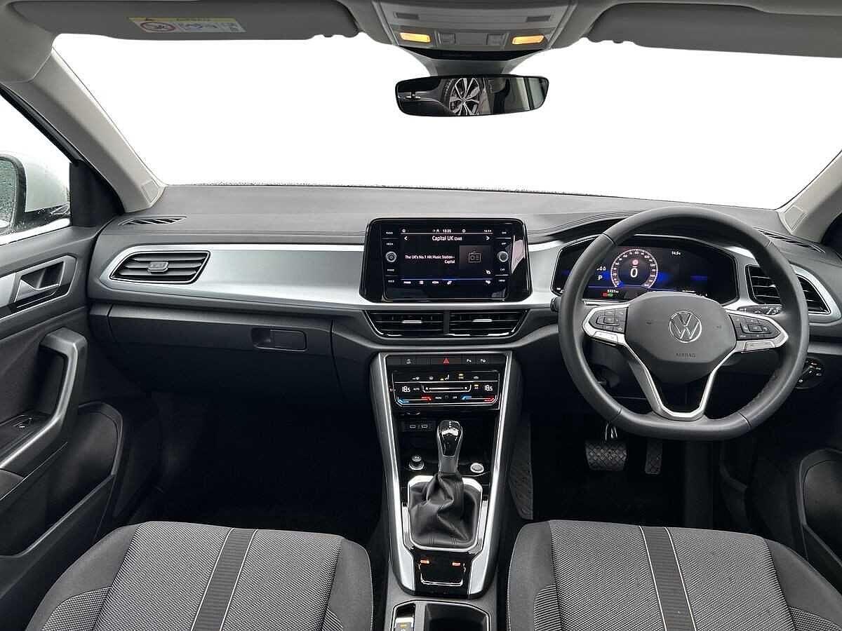 Volkswagen T-Roc Photo at-61eb6fd9746d4a74817acbdf987474cb.jpg