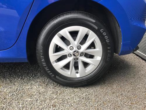Skoda Fabia Photo at-620e288d4d214ccc9d08a5e0a368c1c7.jpg