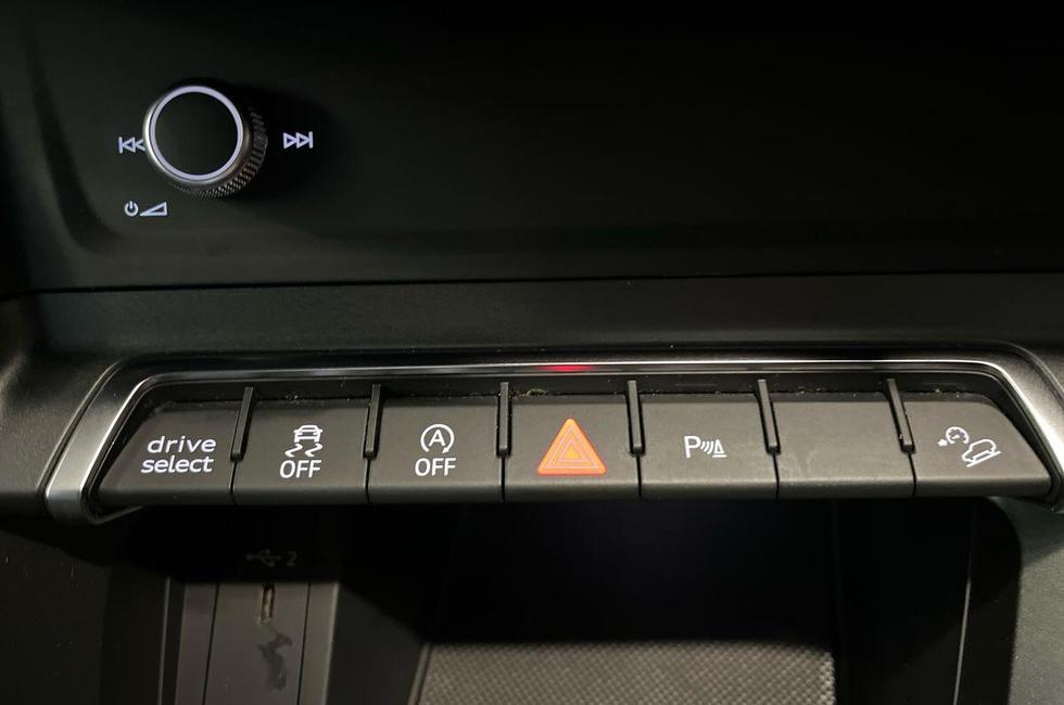 Audi Q3 Photo at-6219d52e8a444b3282ec1f5403e76460.jpg