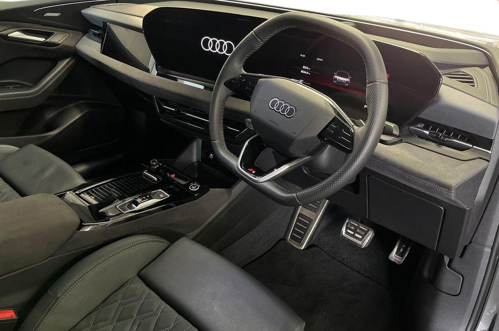 Audi Q6 Photo at-62209368ba3249cda87808cf507bee03.jpg