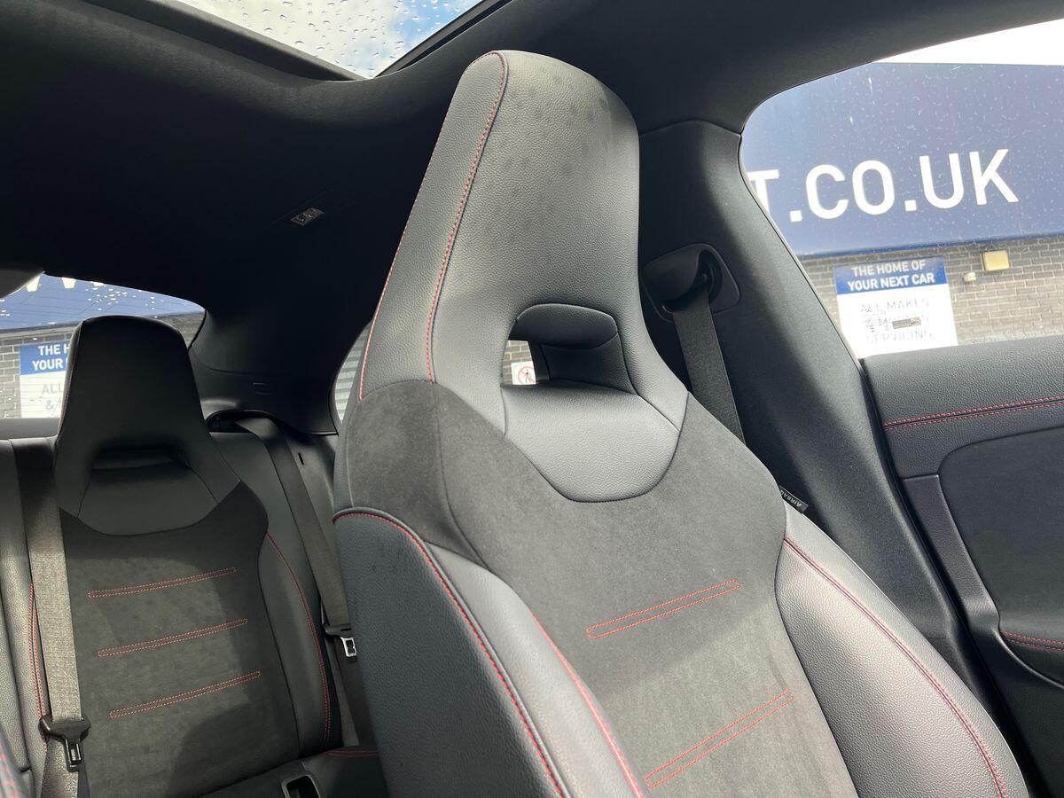 Mercedes-Benz CLA Photo 41