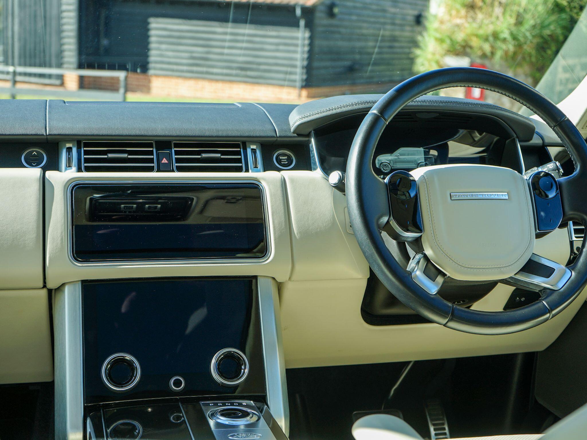 Land Rover Range Rover 2.0 P400e 13.1kWh Westminster Black Auto 4WD Euro 6 (s/s) 5dr — photo 15