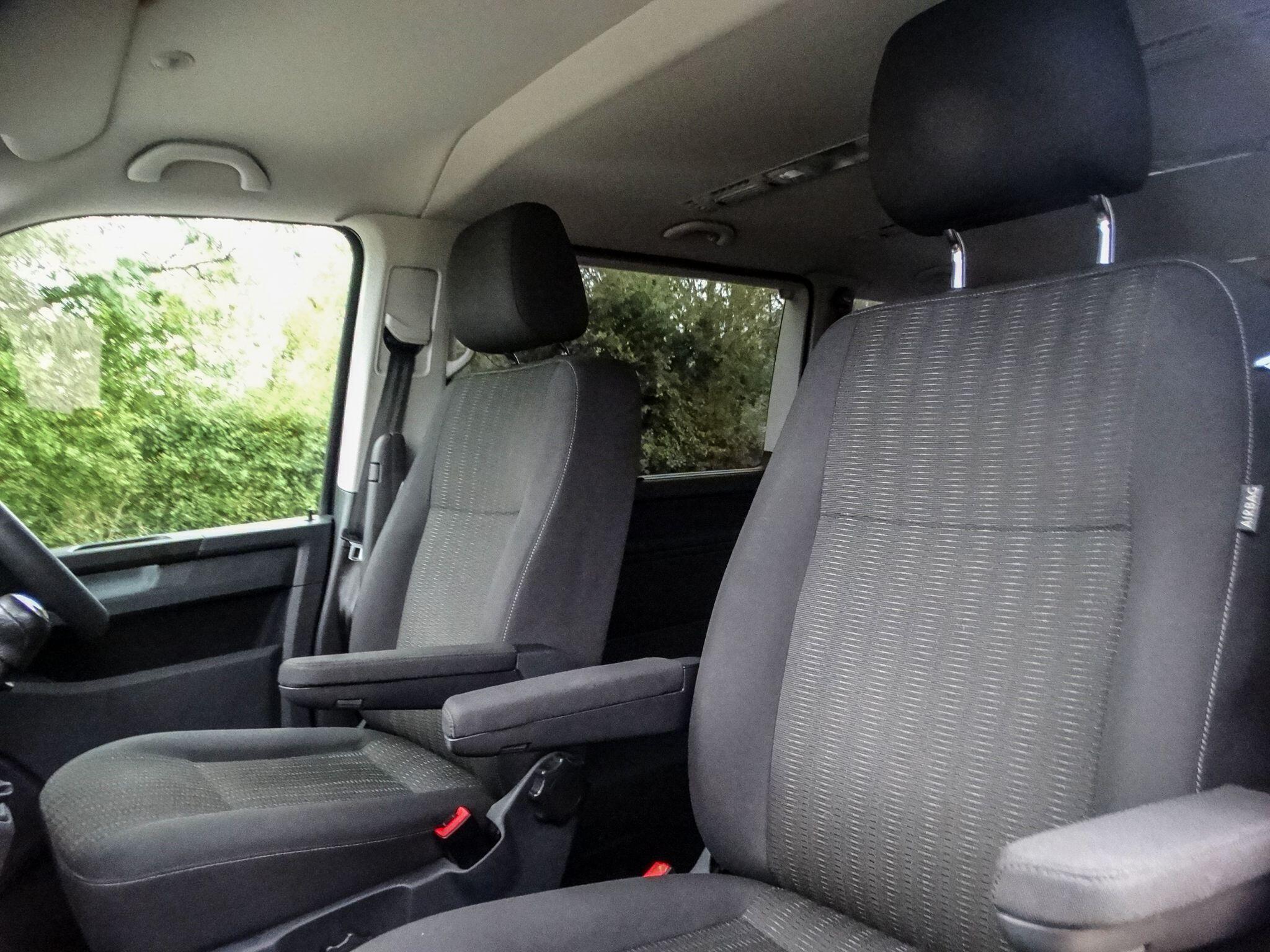 Volkswagen Transporter Shuttle 2.0 TDI BlueMotion Tech SE FWD LWB Euro 6 (s/s) 5dr — photo 12