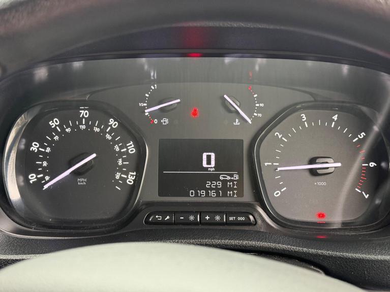 Used Vauxhall Vivaro LB70LKC 17