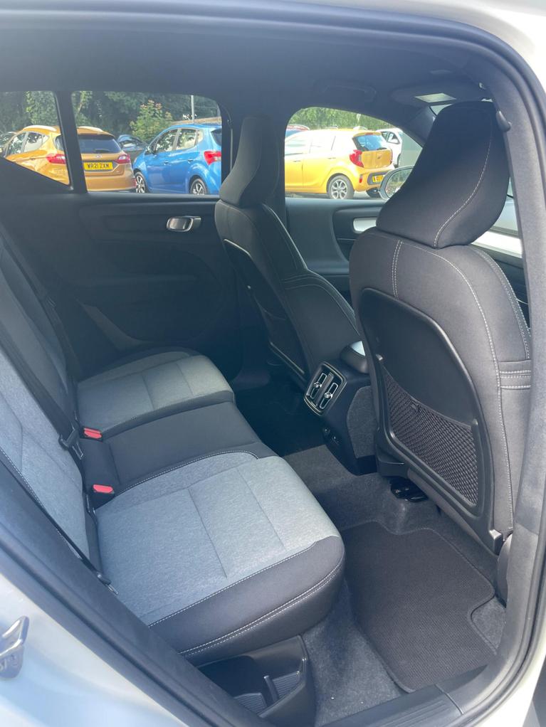 Used Volvo XC40 BJ73VMH 12