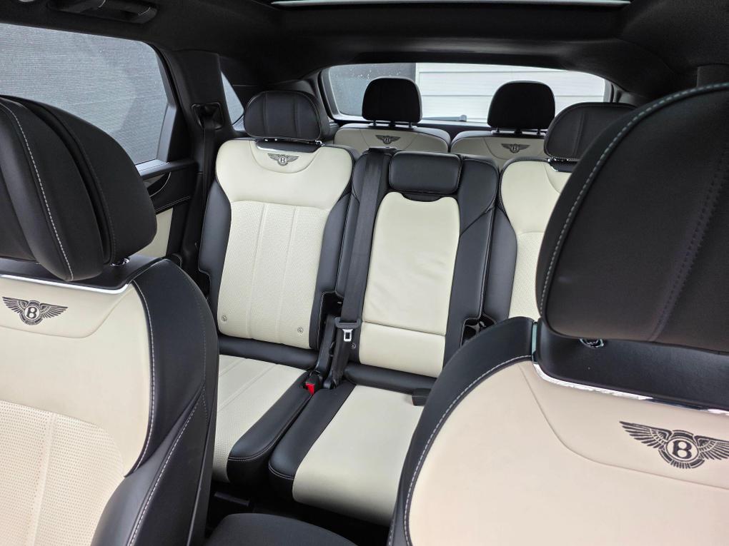 Used Bentley Bentayga LJ19YZS 15