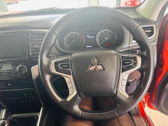 Mitsubishi L200 Photo at-63119cf8d05a4a02bfe6daf2c4ebc663.jpg