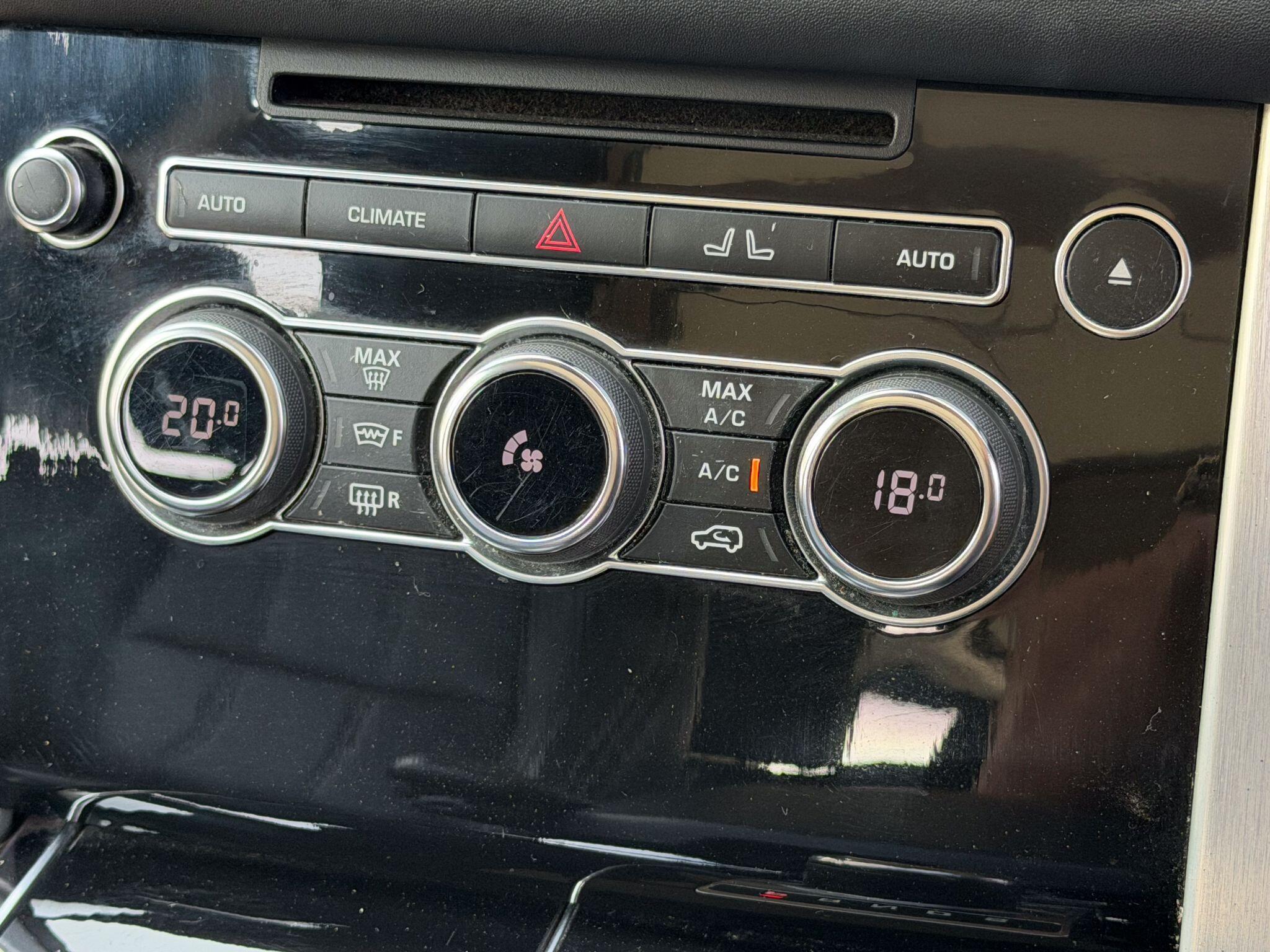 Land Rover Range Rover 4.4 SD V8 Vogue SE Auto 4WD Euro 5 5dr — photo 31