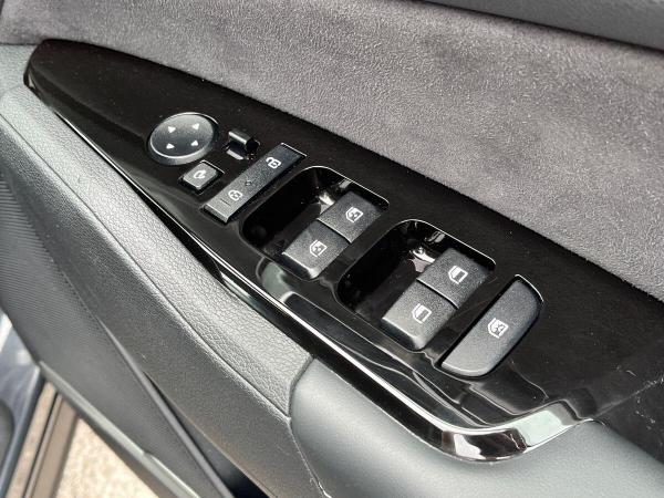 Kia Sportage Photo at-63b6c573def74e30ba2f6e598bc47778.jpg