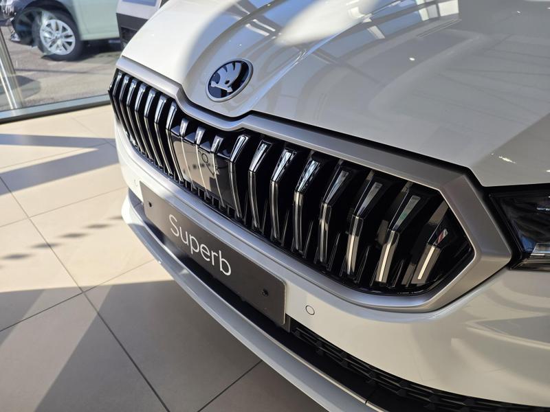 Skoda Superb Photo at-63bd81519e874c2f9f3416b4803add9b.jpg