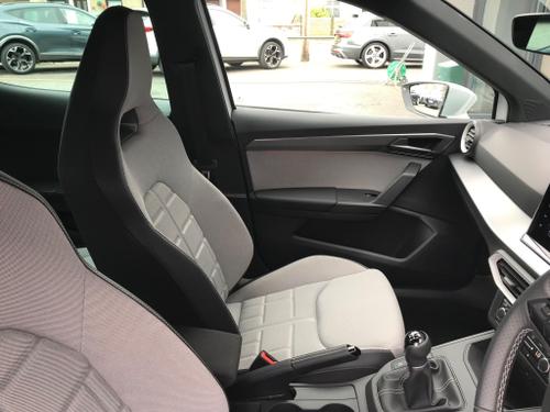 SEAT Arona Photo at-63fbf83634f64fee89e4593ba33809a9.jpg