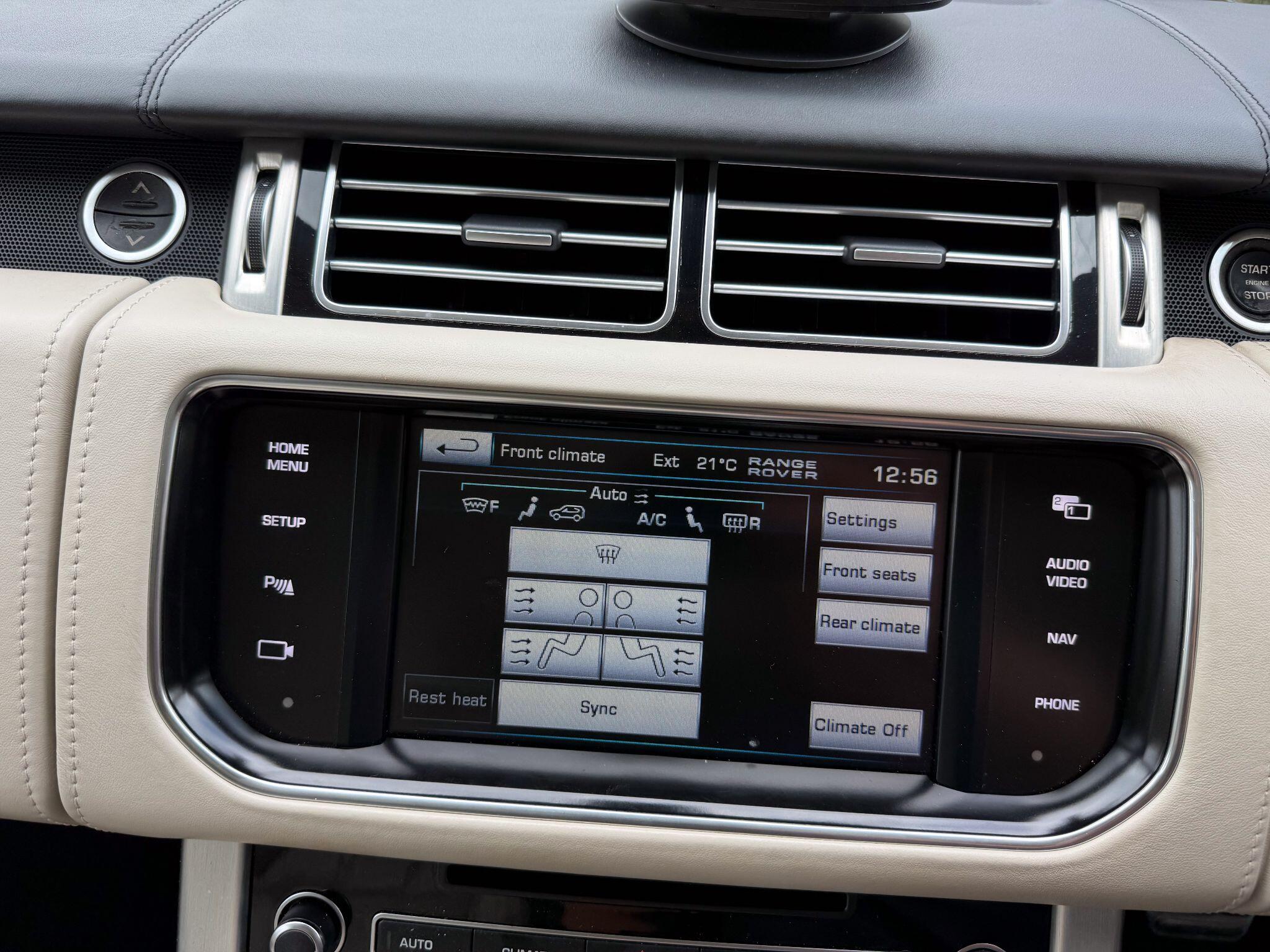 Land Rover Range Rover 4.4 SD V8 Autobiography Auto 4WD Euro 5 5dr — photo 33
