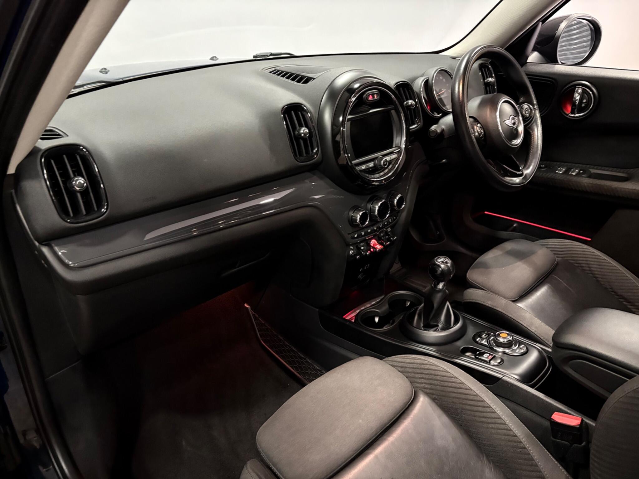 2017 Mini Countryman thumbnail 11