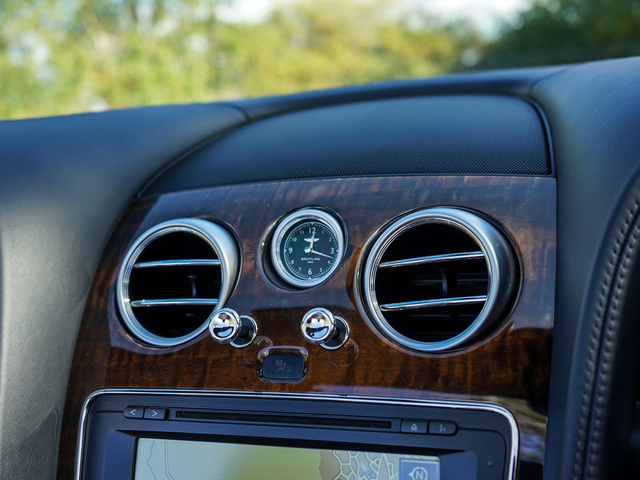 Bentley Continental 4.0 V8 GTC Convertible 2dr Petrol Auto 4WD Euro 6 (507 ps) — photo 25