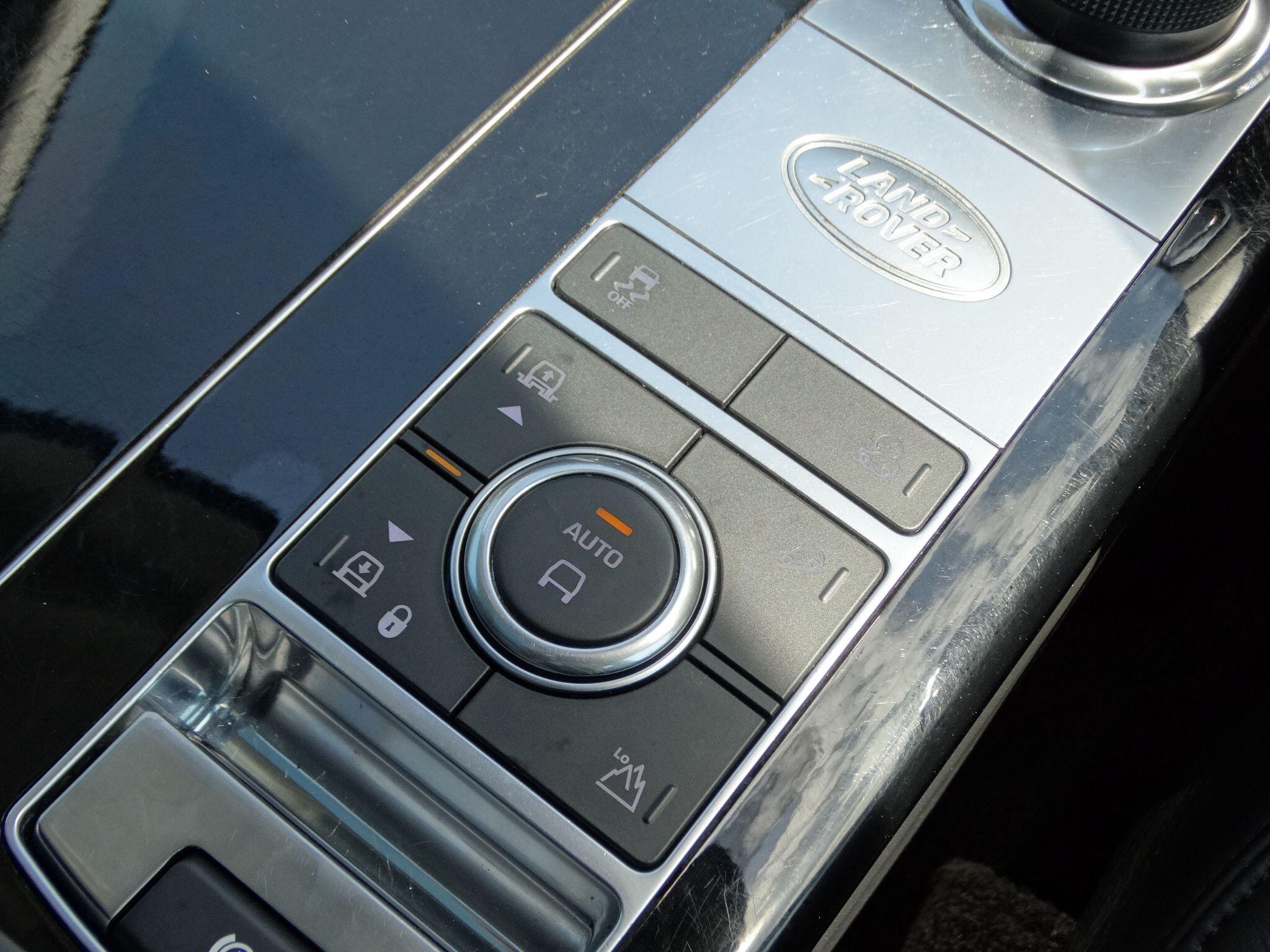 Land Rover Range Rover 4.4 SD V8 Autobiography Auto 4WD Euro 6 (s/s) 5dr — photo 39