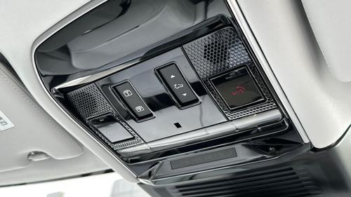 Land Rover Range Rover Photo at-655cd938ba284ddc862b681bd3b1703d.jpg
