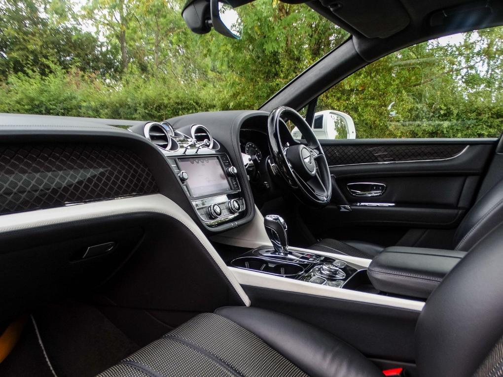 Used Bentley Bentayga HA51AMS 24