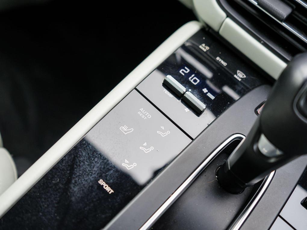 Used Porsche Macan LX72PFK 33