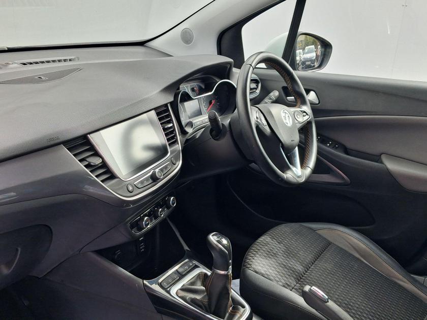 Vauxhall Crossland X Photo at-65920fbbbd5d4db9883b2681f1f3c965.jpg