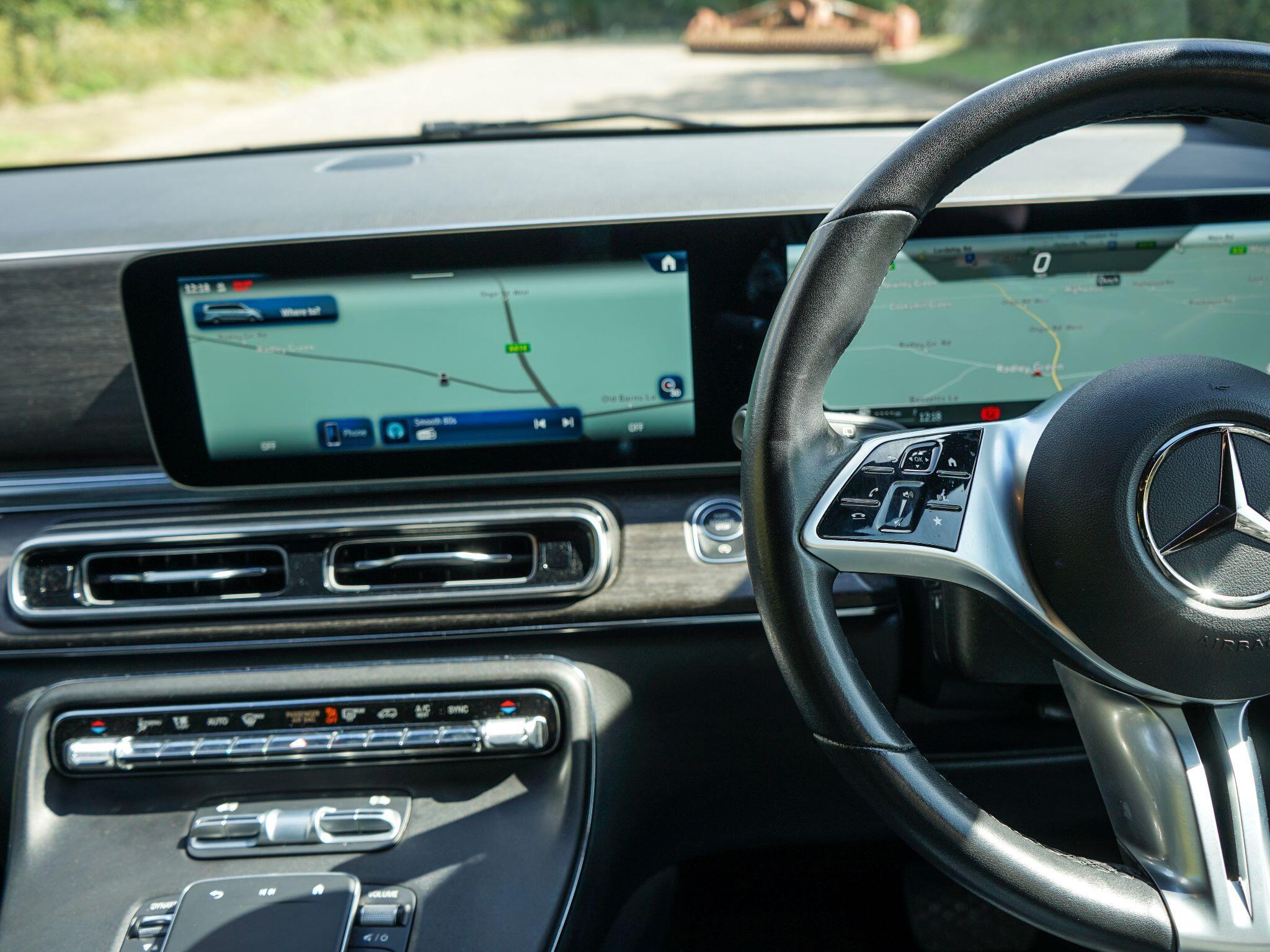 Mercedes-Benz V Class 2.0 V300d Premium G-Tronic+ Euro 6 (s/s) 5dr (8 Seat Extra Long) — photo 8