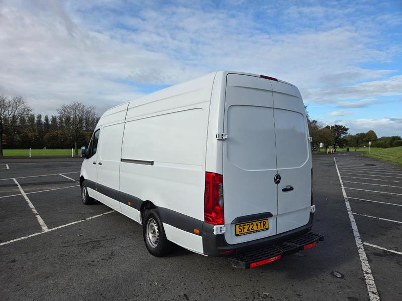 Mercedes-Benz Sprinter Photo at-65b51e08958f40ee8d9dcce82b5bad32.jpg
