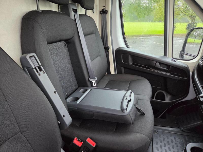 Vauxhall Movano Photo at-65be1a54f76940e68cefac4e2083b55f.jpg