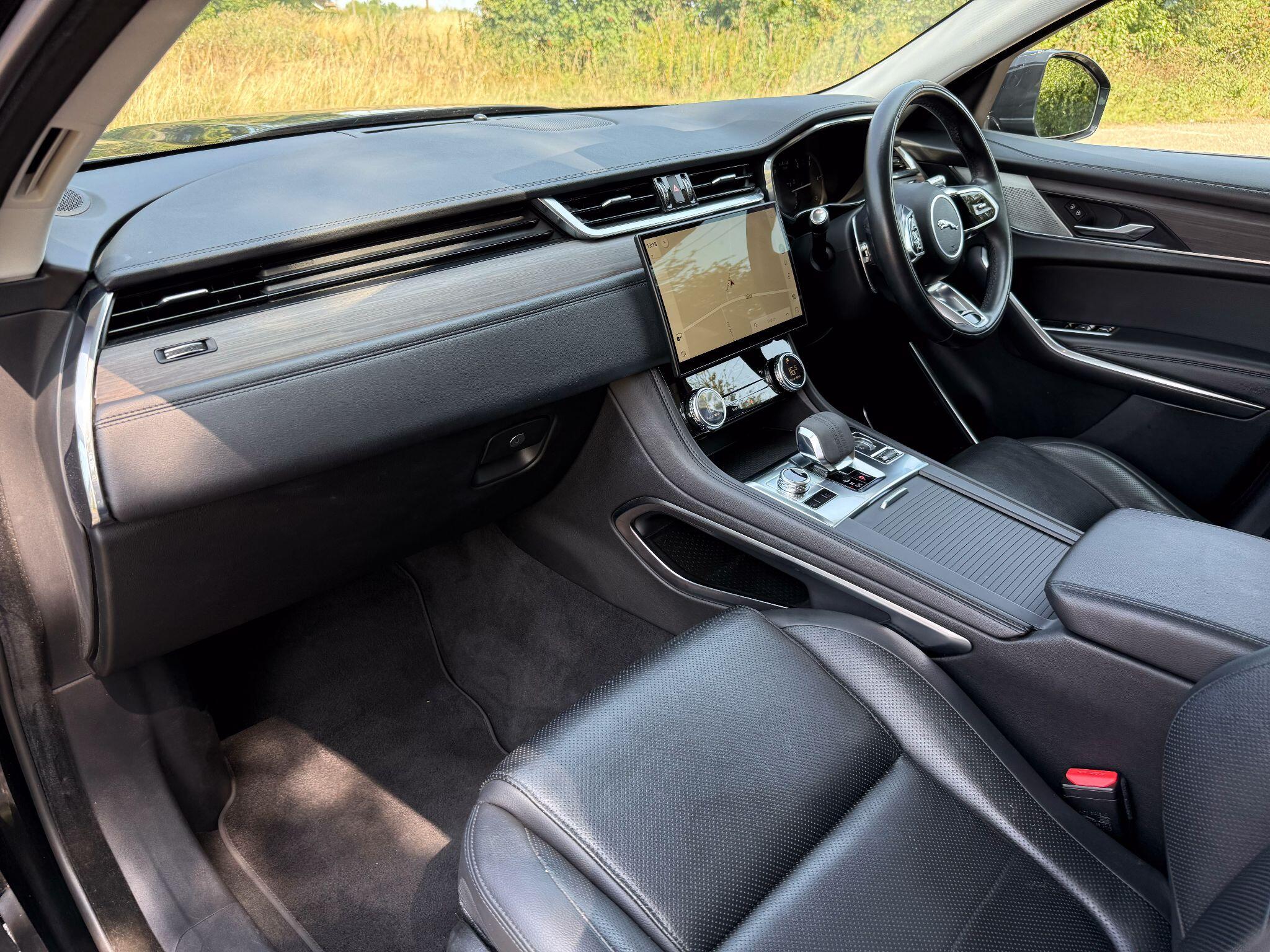 Jaguar F-PACE 2.0 D200 MHEV S Auto AWD Euro 6 (s/s) 5dr — photo 10