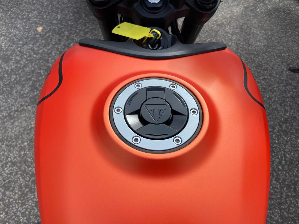 TRIUMPH Trident 660 Photo at-6619d7e6d78c4727932c9328edd11e44.jpg