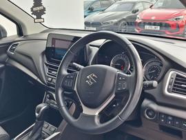 Suzuki S-Cross Photo 9