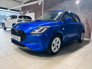 Suzuki Swift Photo 2